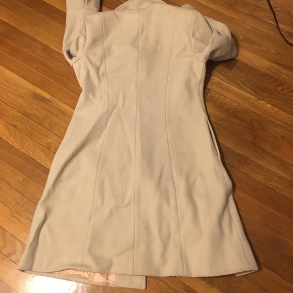 Tan/cream colored wool coat - Picture 5 of 5